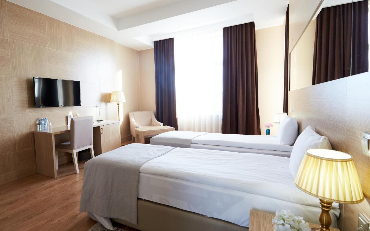 Nobel Hotel Baku Ngoại thất bức ảnh