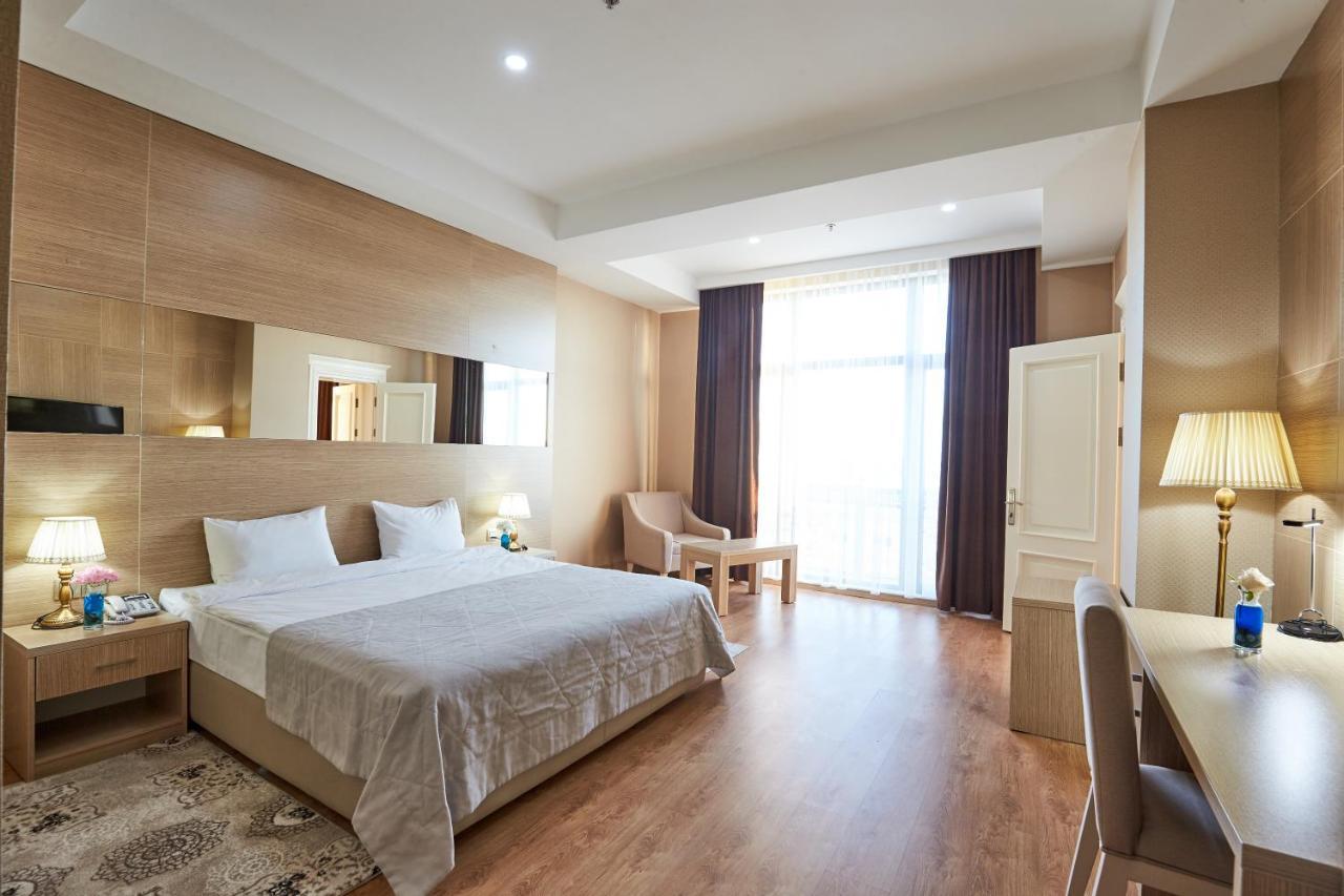 Nobel Hotel Baku Ngoại thất bức ảnh