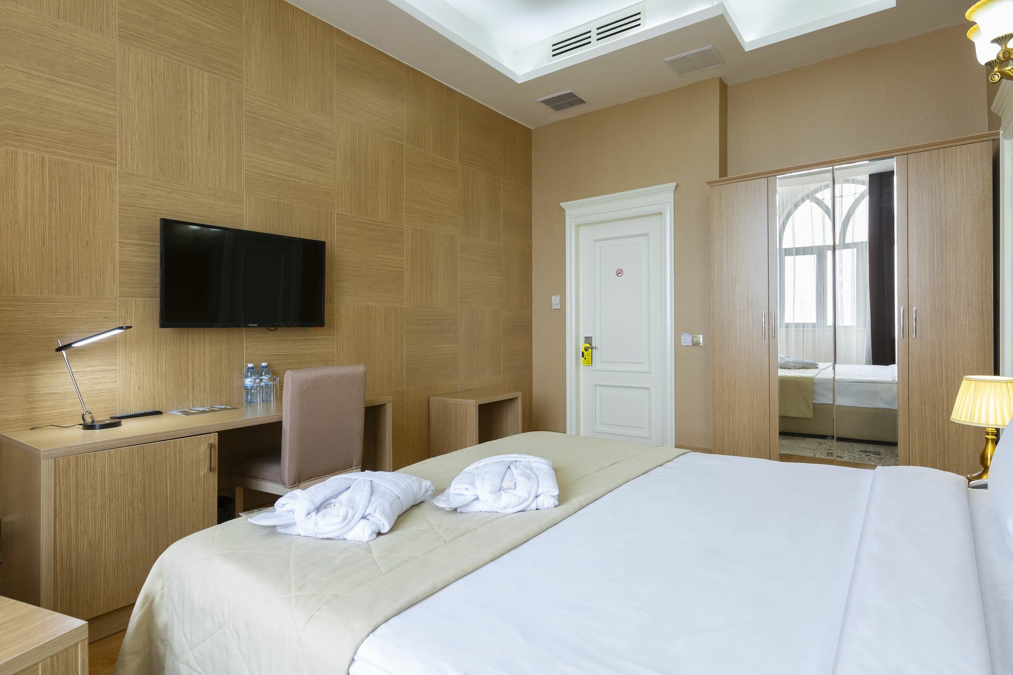 Nobel Hotel Baku Ngoại thất bức ảnh